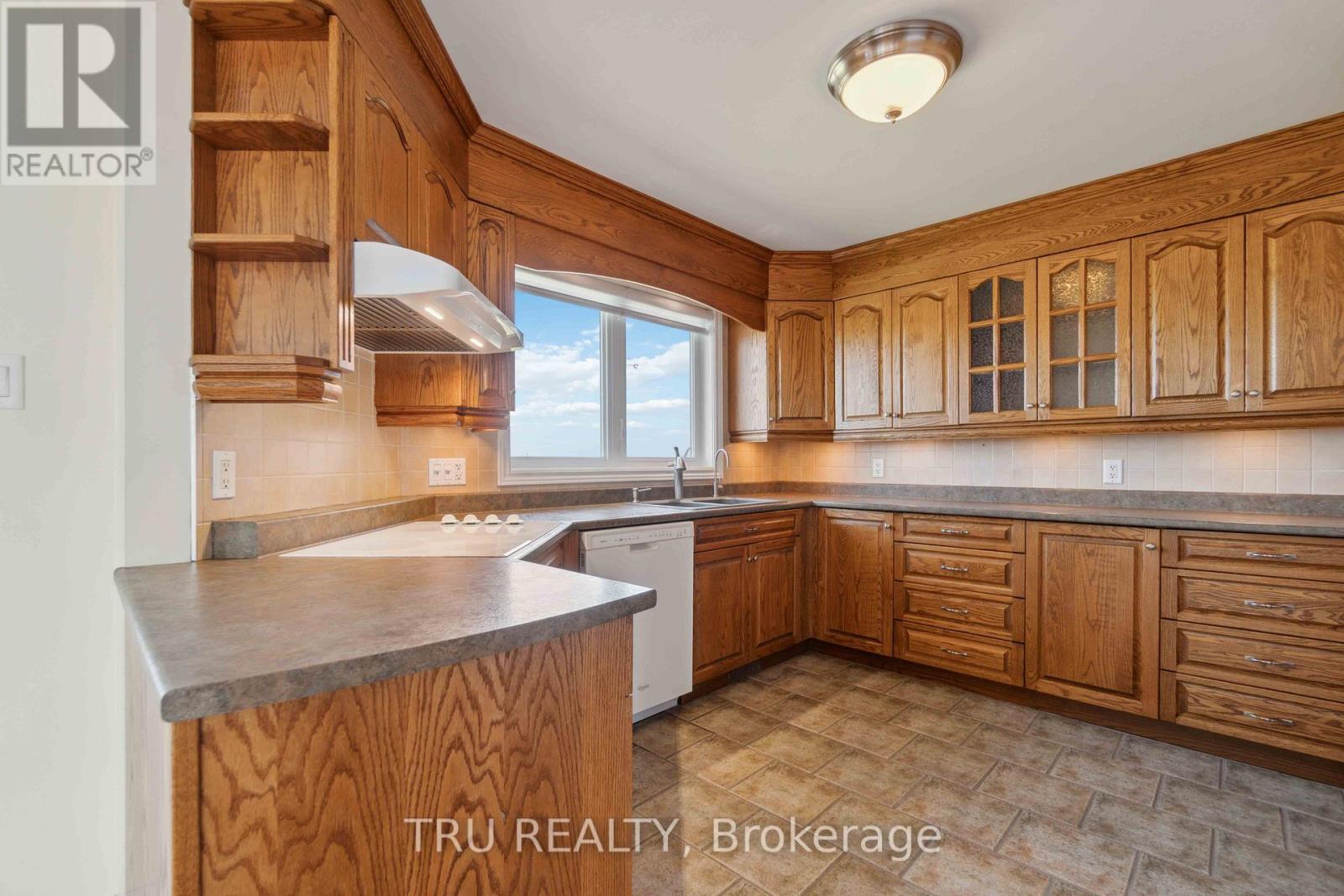970 Concession 10 Road, Alfred And Plantagenet, Ontario  K0B 1A0 - Photo 19 - X12422345