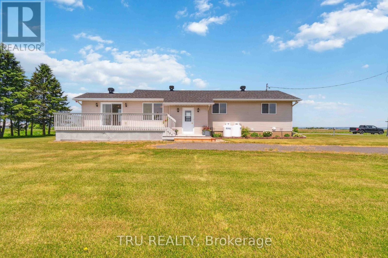 970 Concession 10 Road, Alfred And Plantagenet, Ontario  K0B 1A0 - Photo 44 - X12422345
