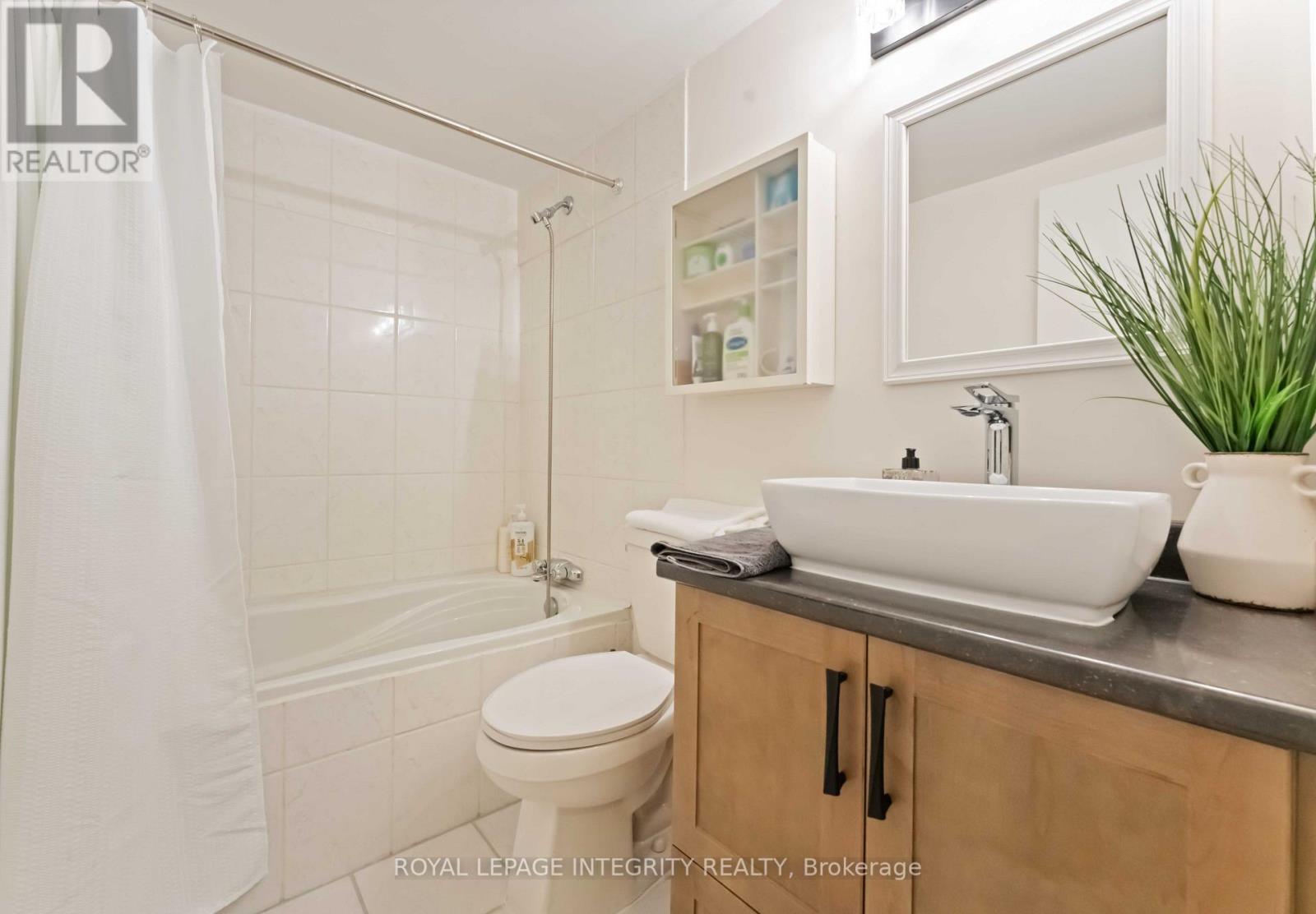 408 - 2000 Jasmine Crescent, Ottawa, Ontario  K1J 8K4 - Photo 11 - X12422370