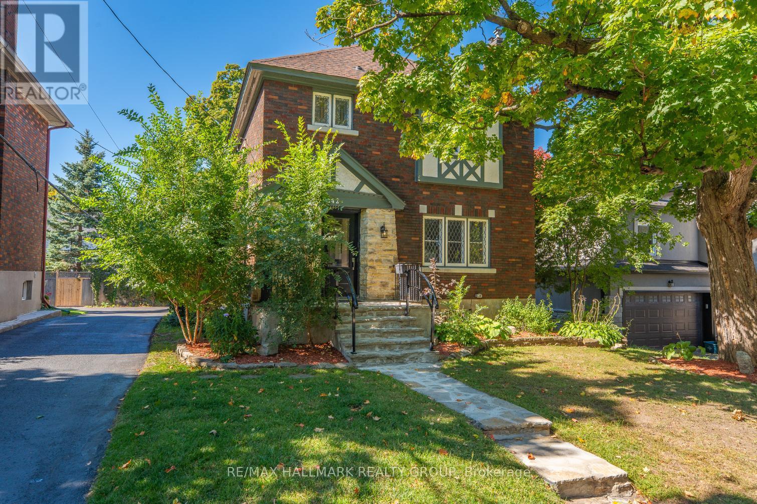 242 Harmer Avenue S, Ottawa, Ontario  K1Y 0V6 - Photo 1 - X12422390