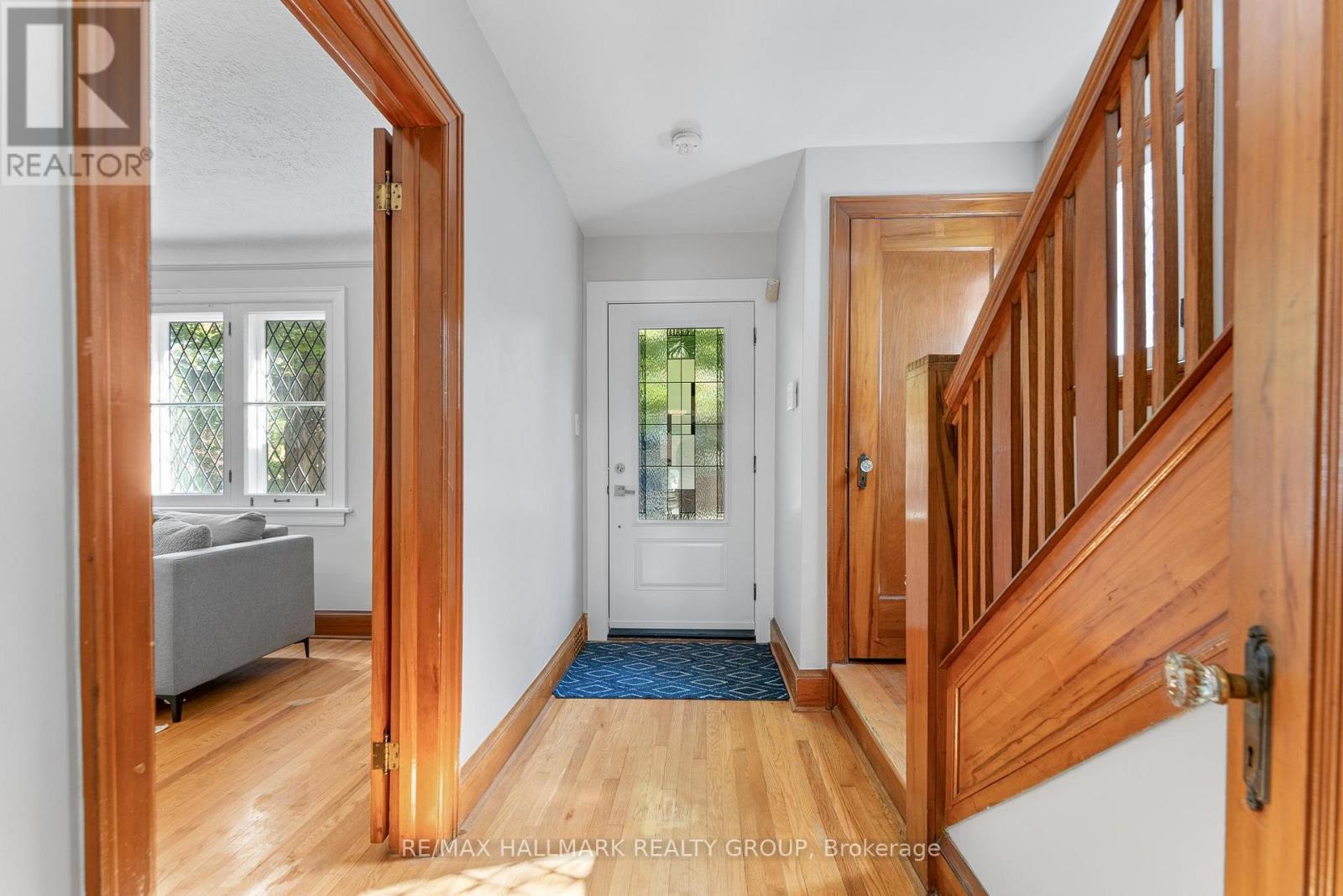242 Harmer Avenue S, Ottawa, Ontario  K1Y 0V6 - Photo 2 - X12422390