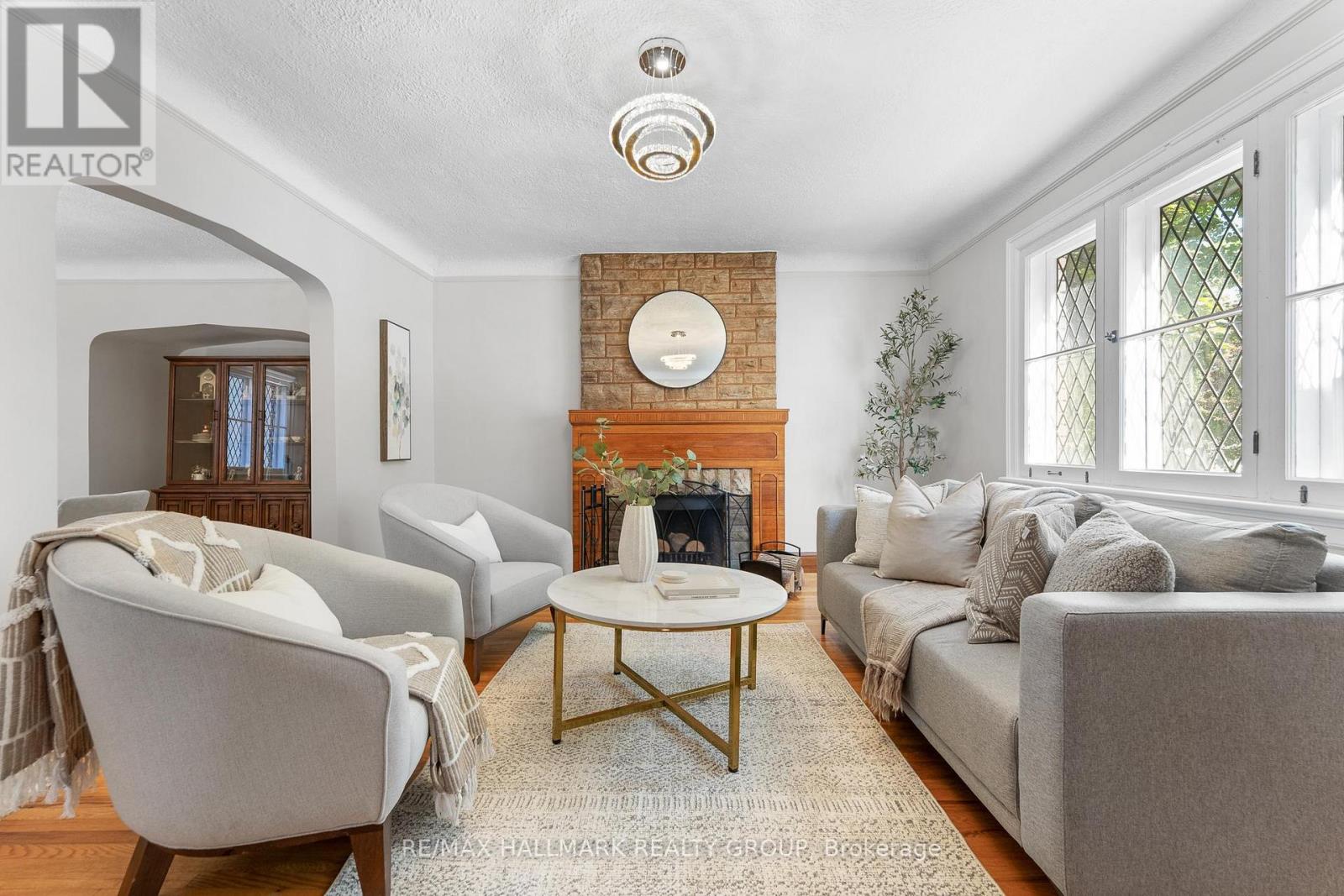 242 Harmer Avenue S, Ottawa, Ontario  K1Y 0V6 - Photo 4 - X12422390