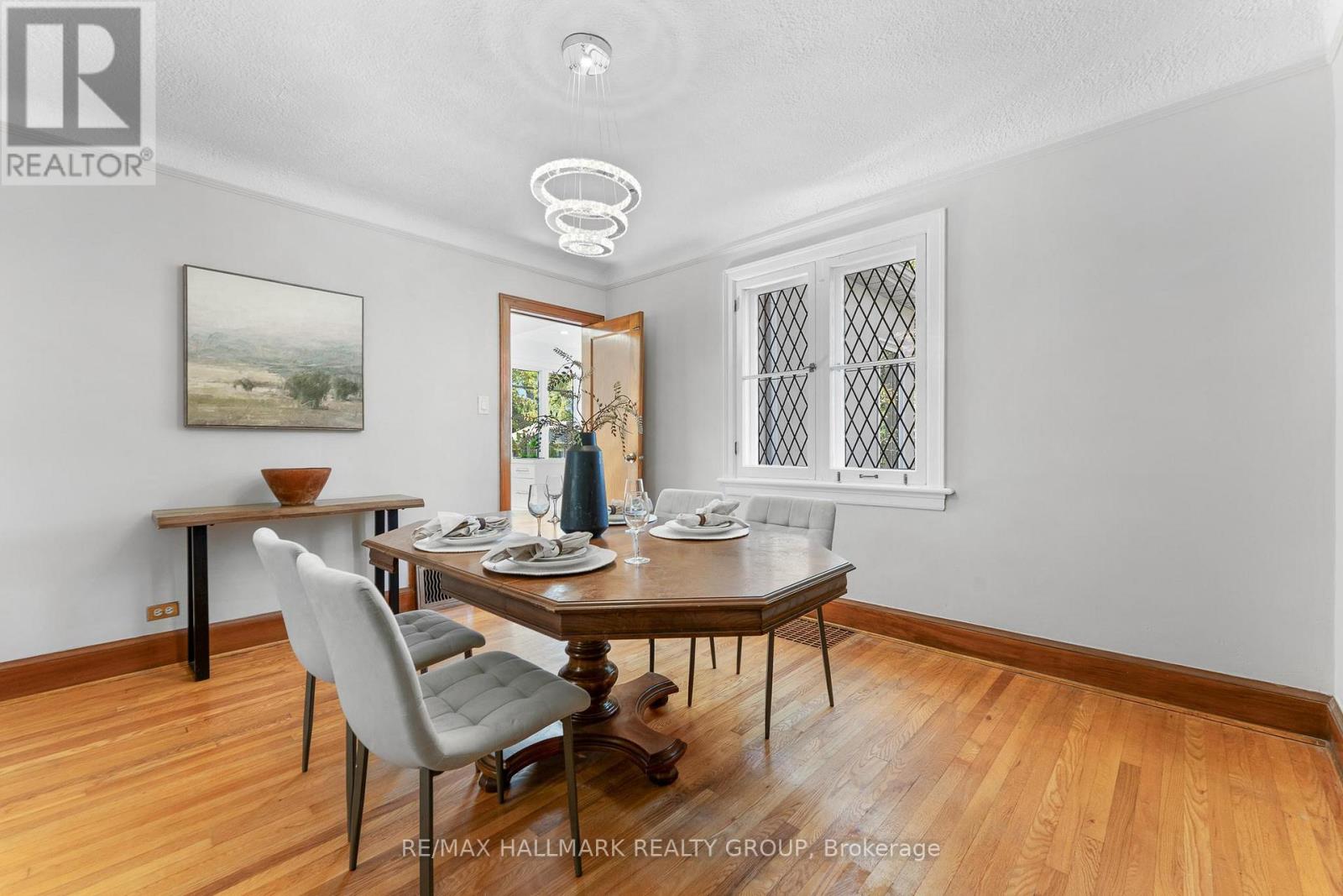 242 Harmer Avenue S, Ottawa, Ontario  K1Y 0V6 - Photo 7 - X12422390