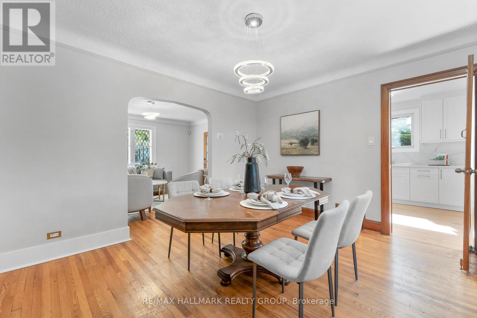 242 Harmer Avenue S, Ottawa, Ontario  K1Y 0V6 - Photo 9 - X12422390