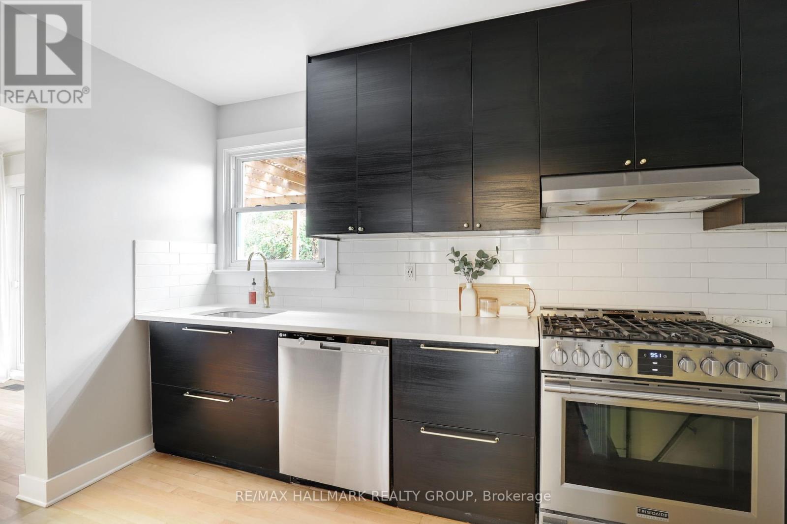 836 Borthwick Avenue, Ottawa, Ontario  K1K 2M8 - Photo 16 - X12422453