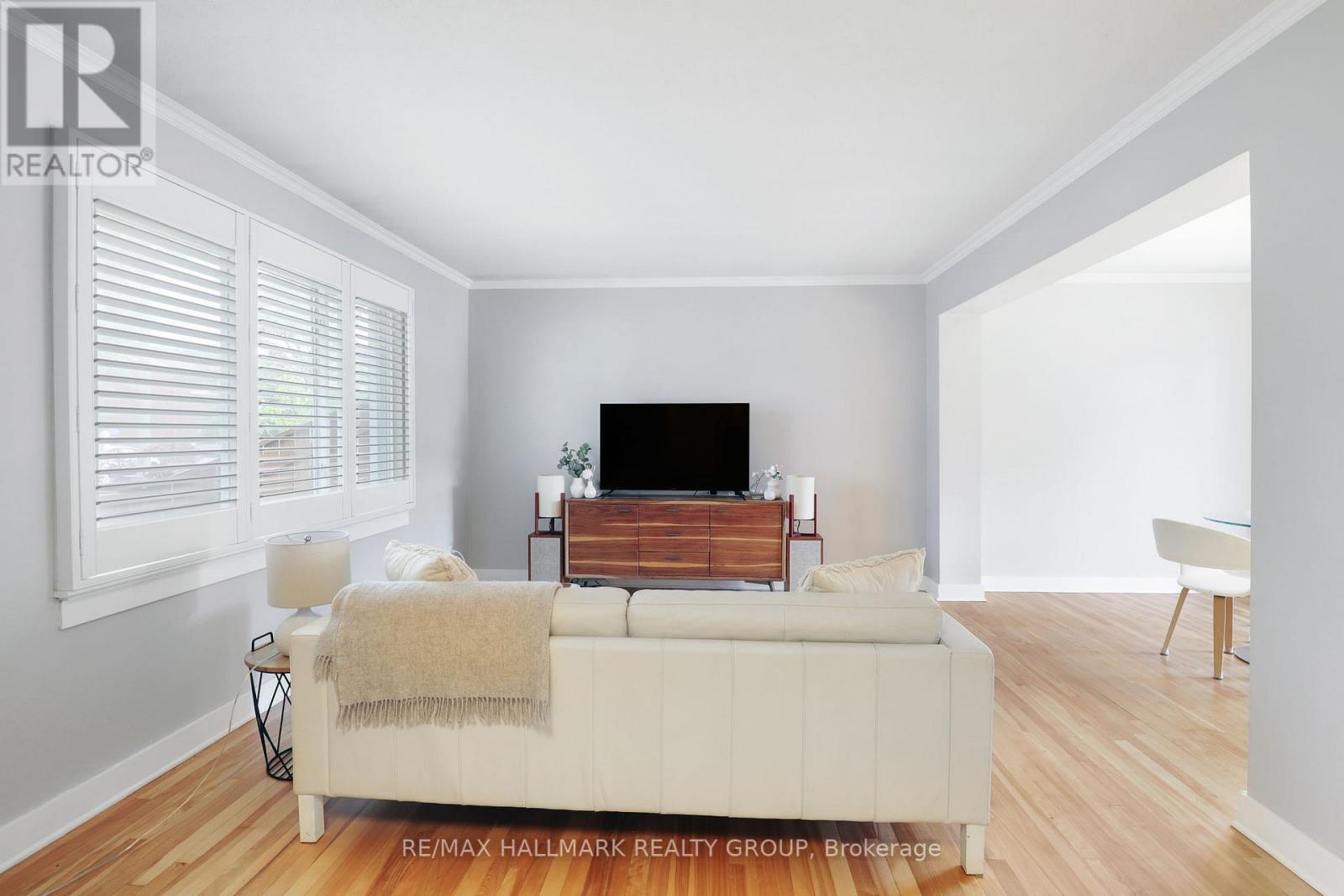 836 Borthwick Avenue, Ottawa, Ontario  K1K 2M8 - Photo 8 - X12422453