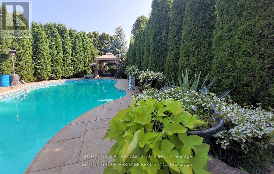 35 Pondmede Crescent, Whitchurch-Stouffville, Ontario  L4A 0E2 - Photo 31 - N12369153