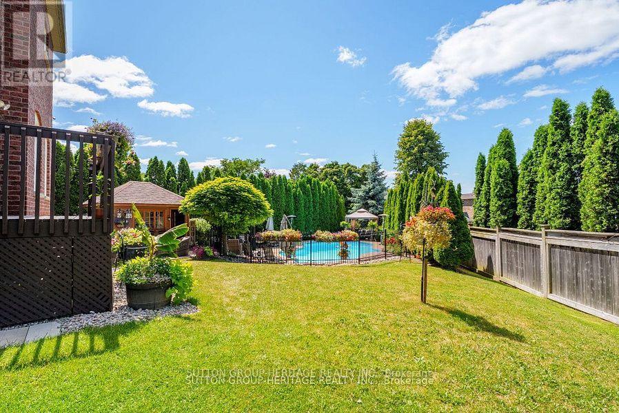 35 Pondmede Crescent, Whitchurch-Stouffville, Ontario  L4A 0E2 - Photo 32 - N12369153