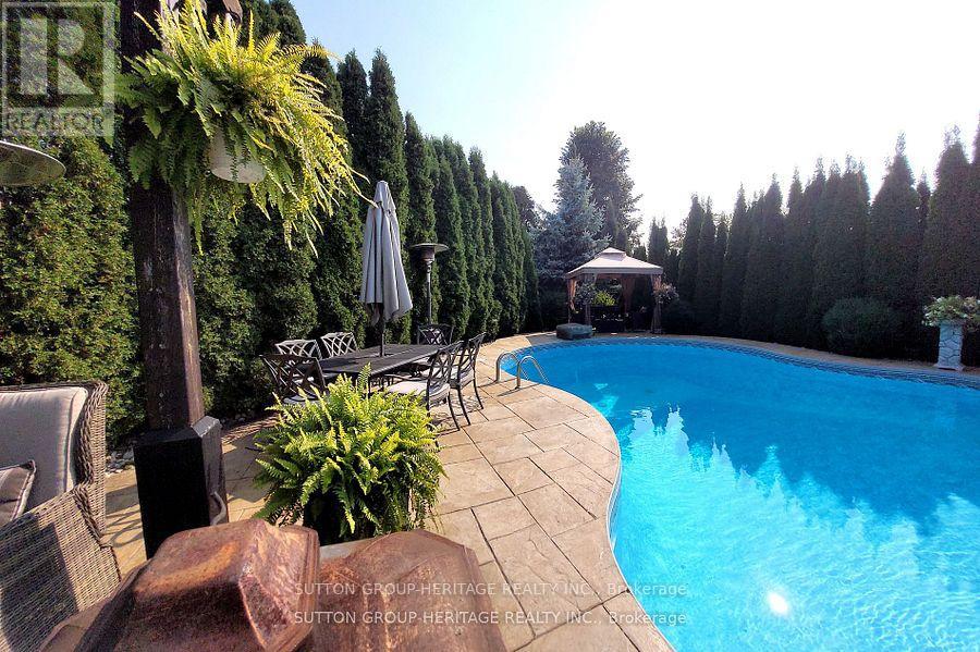 35 Pondmede Crescent, Whitchurch-Stouffville, Ontario  L4A 0E2 - Photo 30 - N12369153
