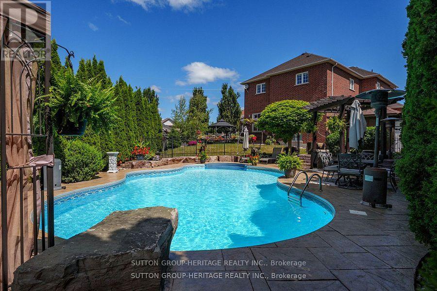 35 Pondmede Crescent, Whitchurch-Stouffville, Ontario  L4A 0E2 - Photo 46 - N12369153