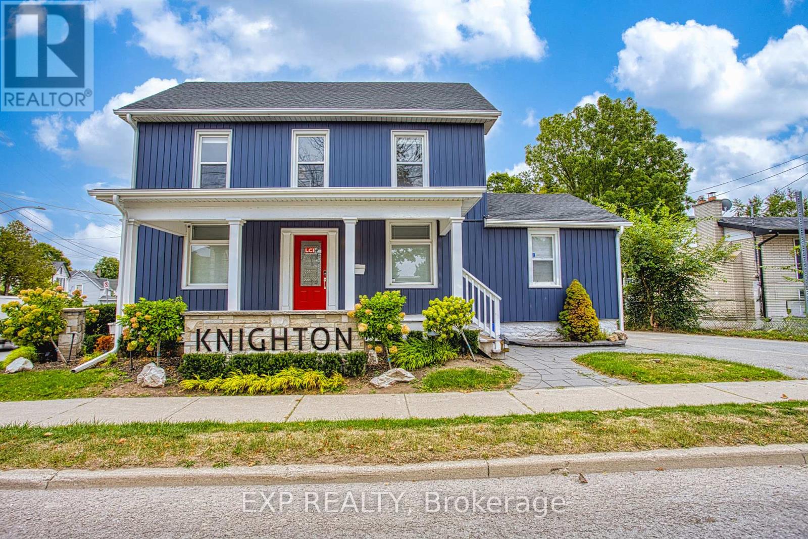 42 ONTARIO STREET, Grimsby, Ontario