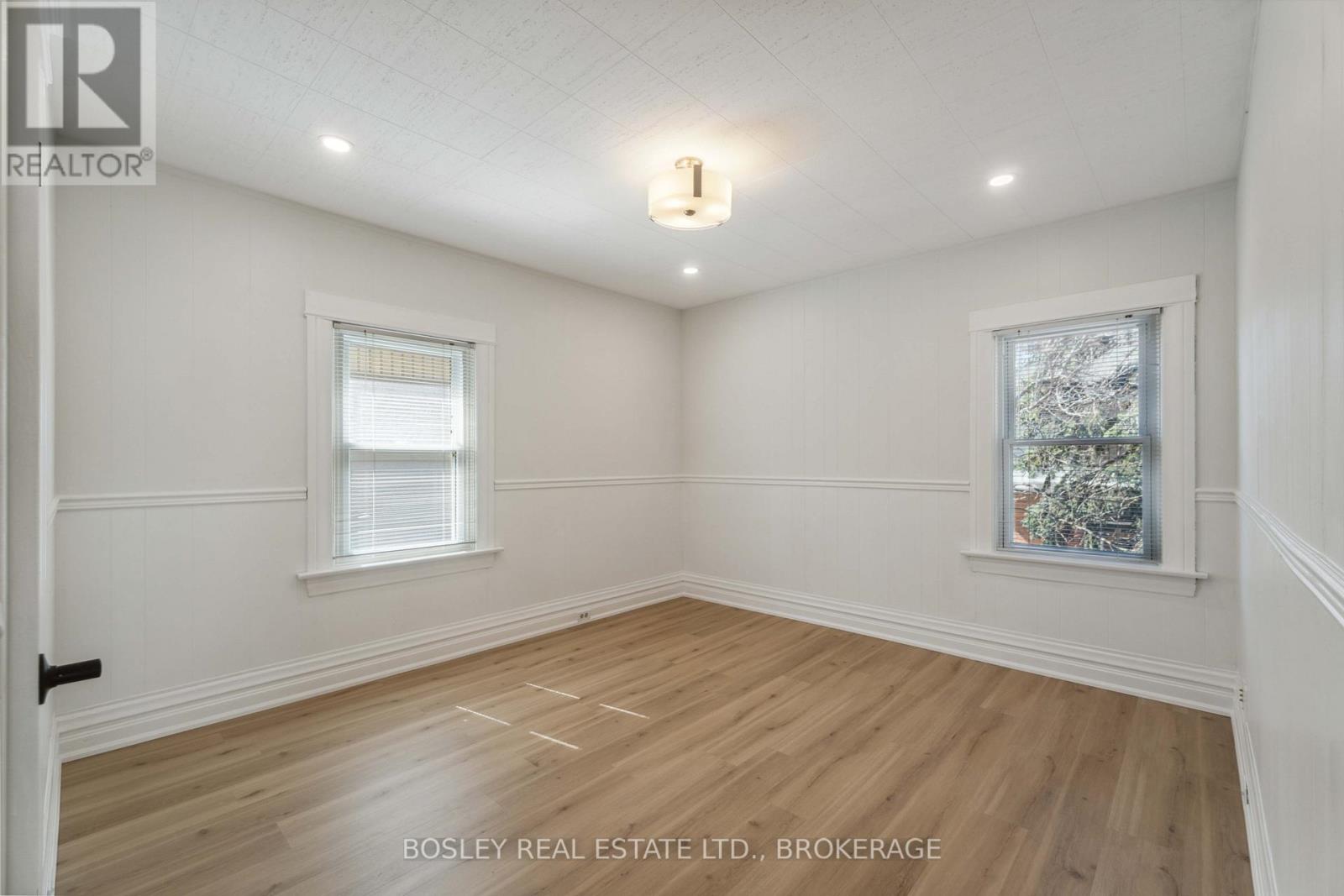 11 Gerrard Street, St. Catharines, Ontario  L2R 5S8 - Photo 24 - X12422419