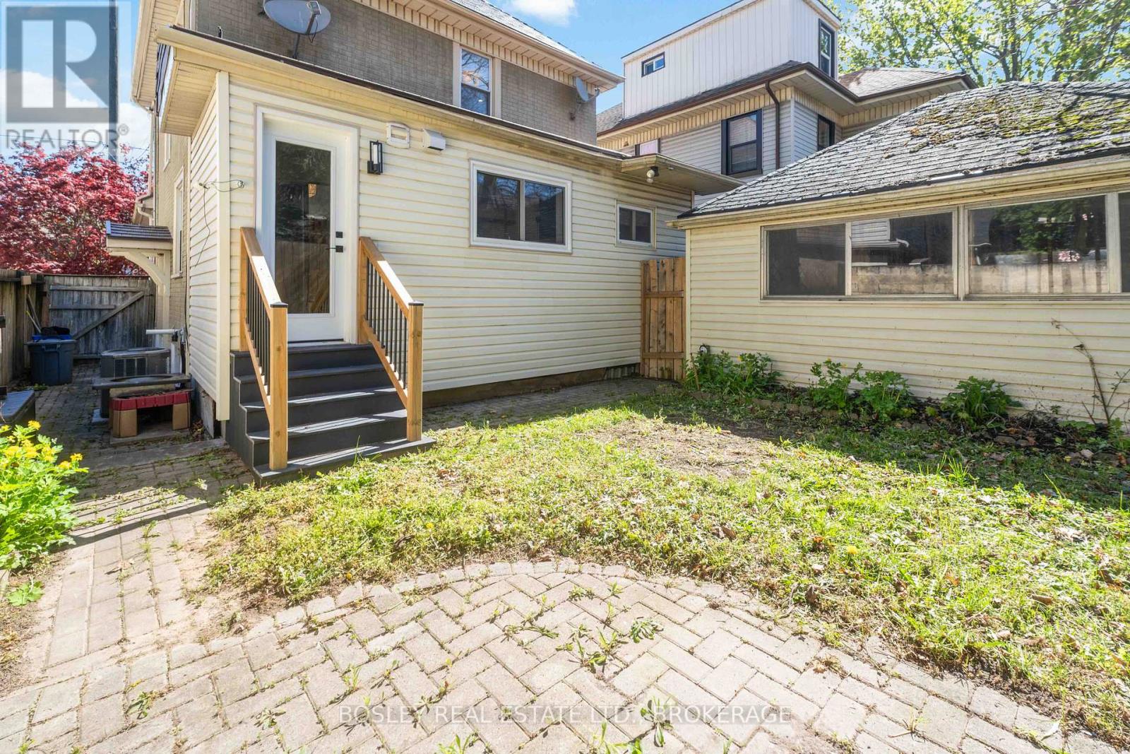 11 Gerrard Street, St. Catharines, Ontario  L2R 5S8 - Photo 34 - X12422419