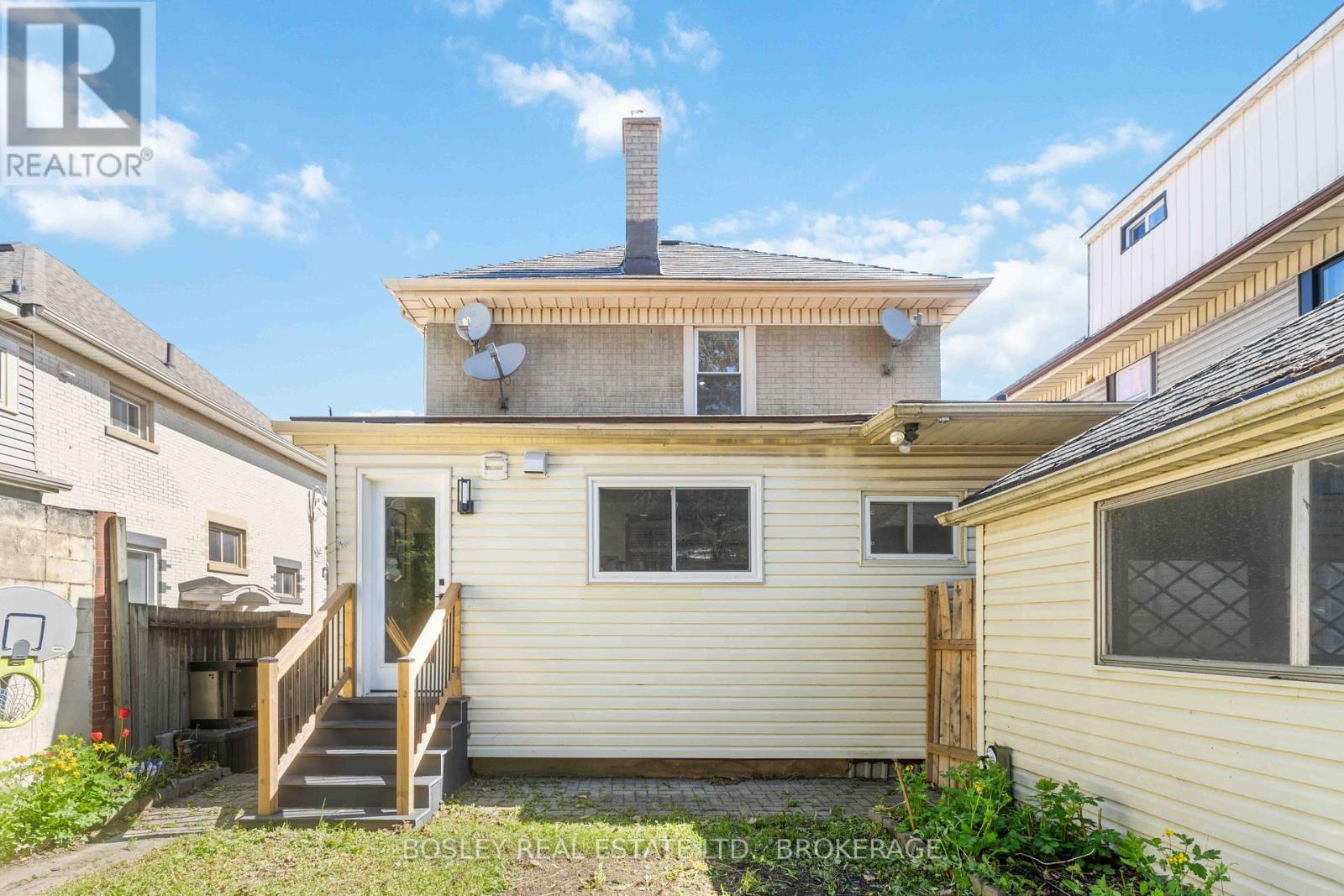 11 Gerrard Street, St. Catharines, Ontario  L2R 5S8 - Photo 36 - X12422419