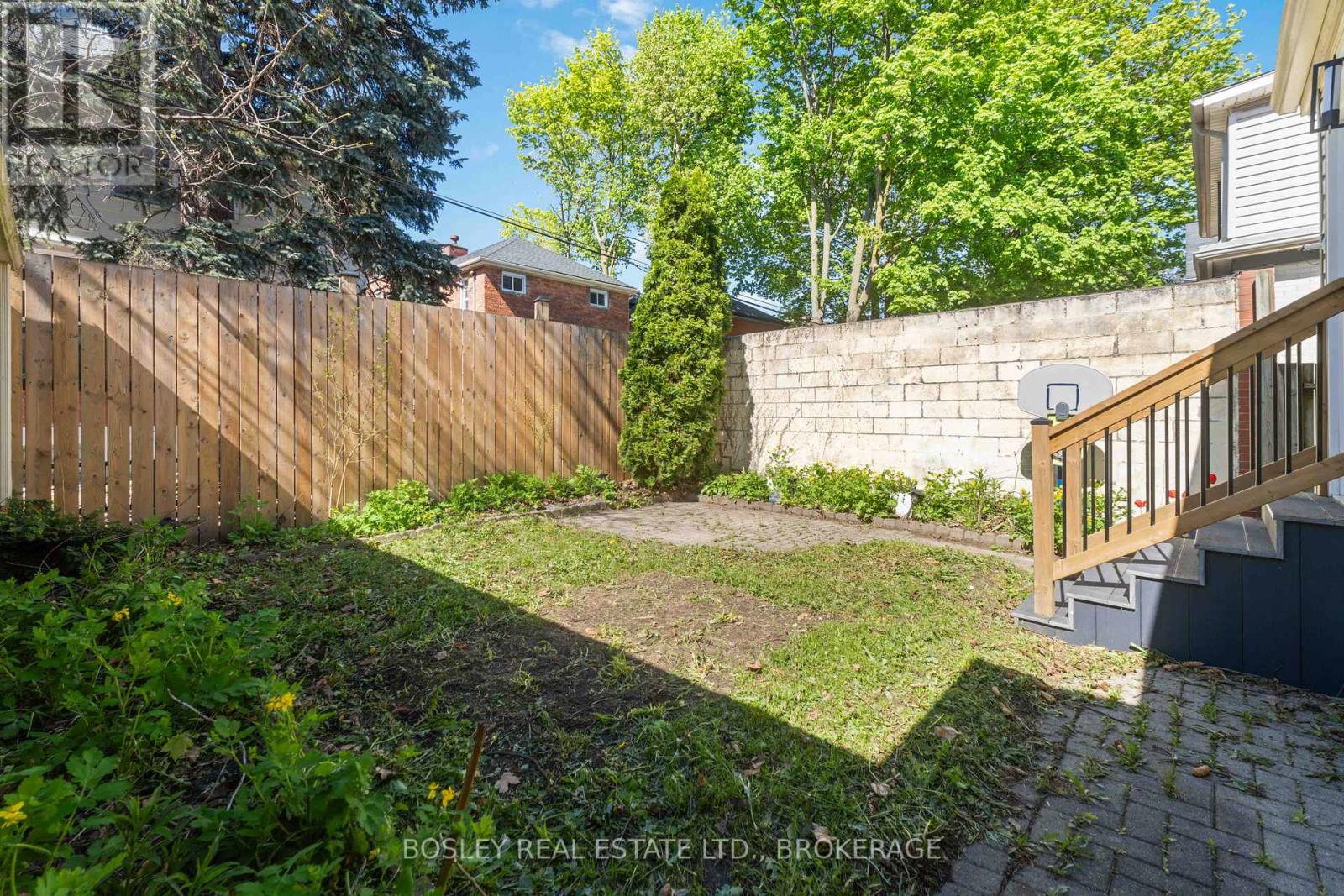 11 Gerrard Street, St. Catharines, Ontario  L2R 5S8 - Photo 37 - X12422419