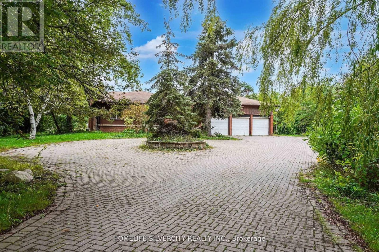 4395 Castlemore Road, Brampton, Ontario  L6P 0W9 - Photo 2 - W12422306