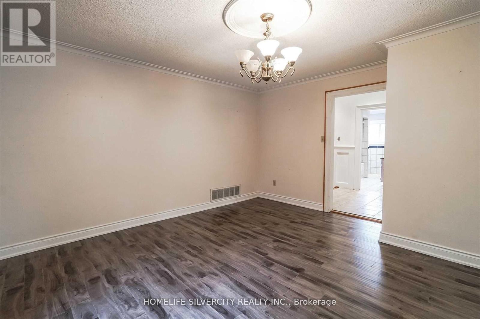 4395 Castlemore Road, Brampton, Ontario  L6P 0W9 - Photo 8 - W12422306