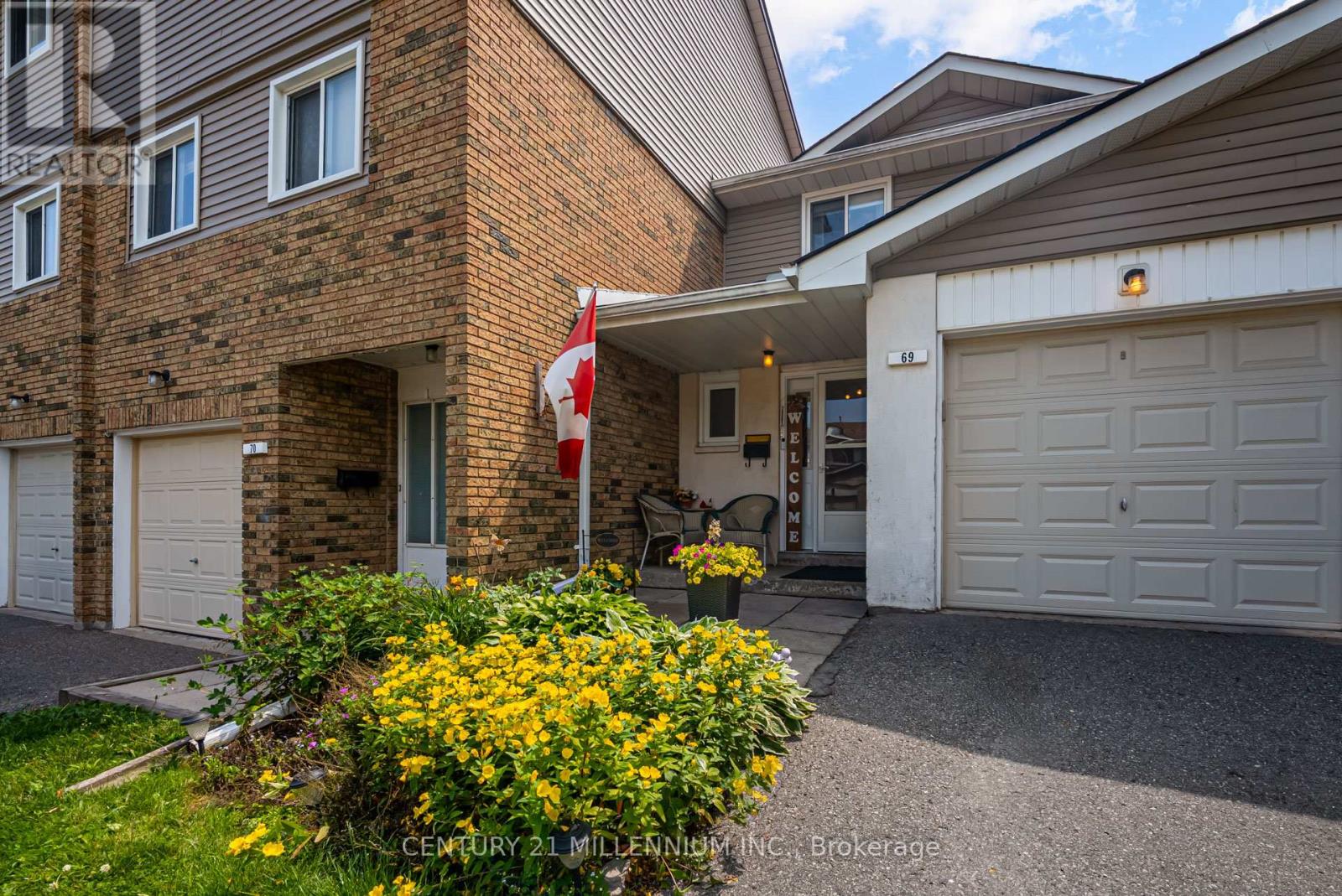 69 - 69 Carisbrooke Court, Brampton, Ontario  L6S 3K1 - Photo 1 - W12422311