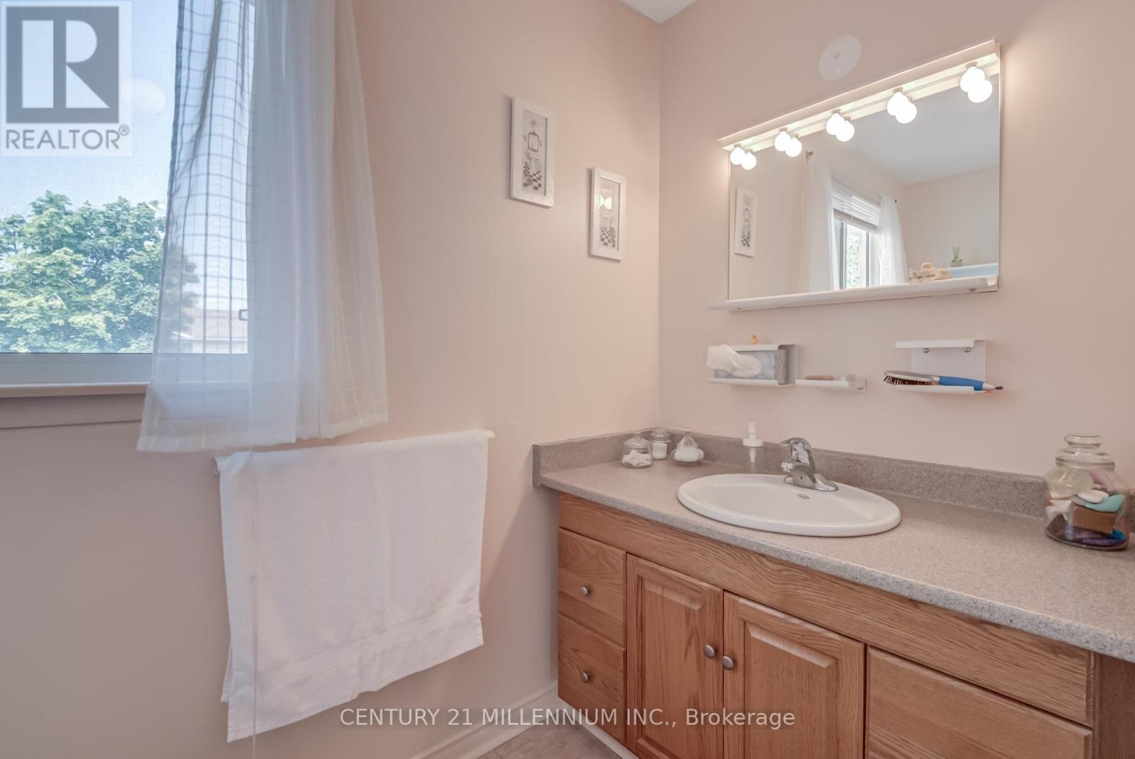 69 - 69 Carisbrooke Court, Brampton, Ontario  L6S 3K1 - Photo 28 - W12422311