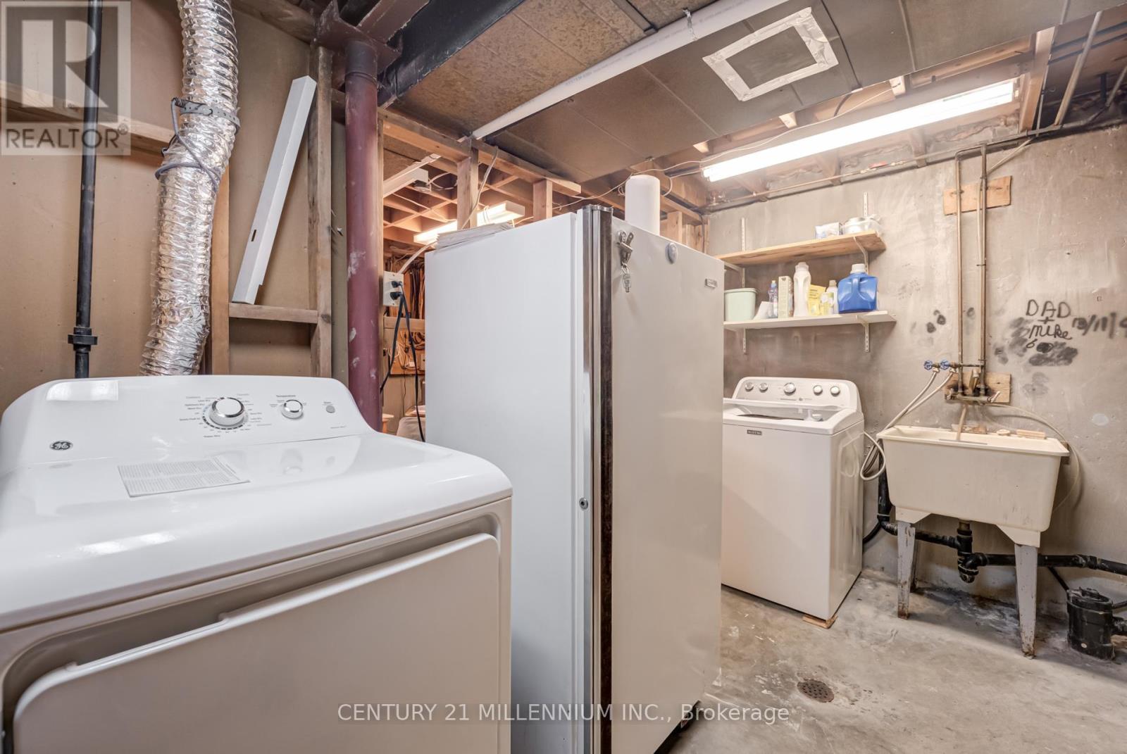 69 - 69 Carisbrooke Court, Brampton, Ontario  L6S 3K1 - Photo 32 - W12422311