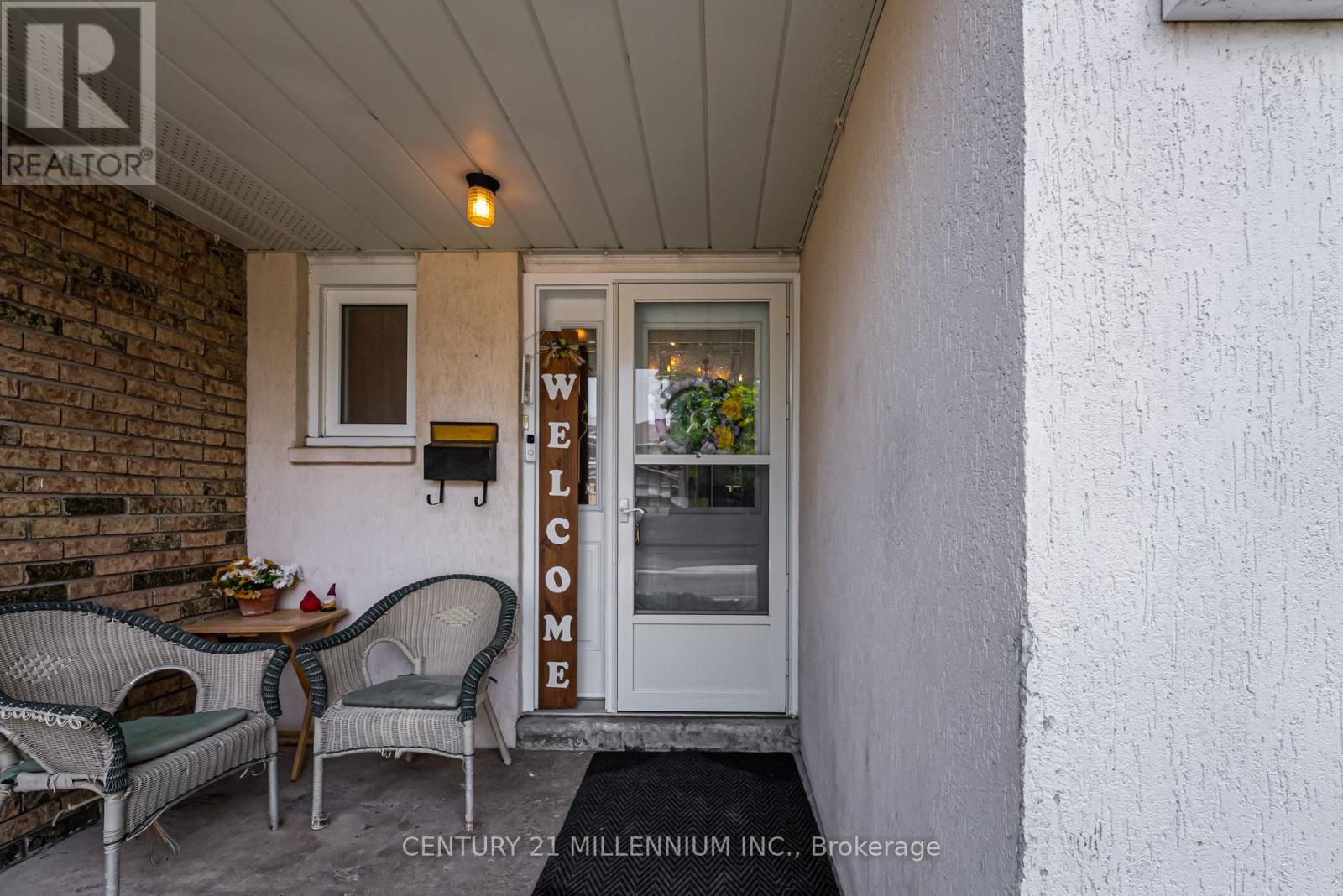 69 - 69 Carisbrooke Court, Brampton, Ontario  L6S 3K1 - Photo 4 - W12422311