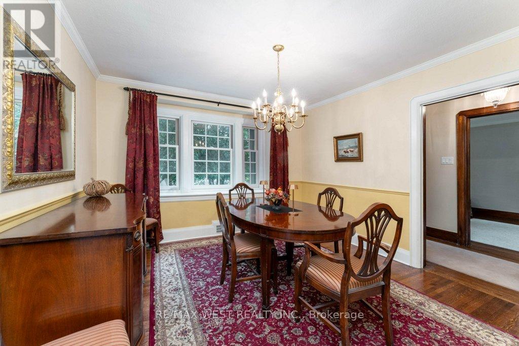 6 Kingsgrove Boulevard, Toronto, Ontario  M8X 1N3 - Photo 6 - W12422321
