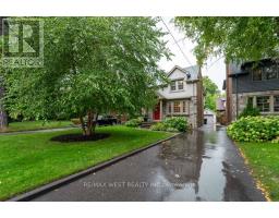 6 KINGSGROVE BOULEVARD, Toronto, Ontario
