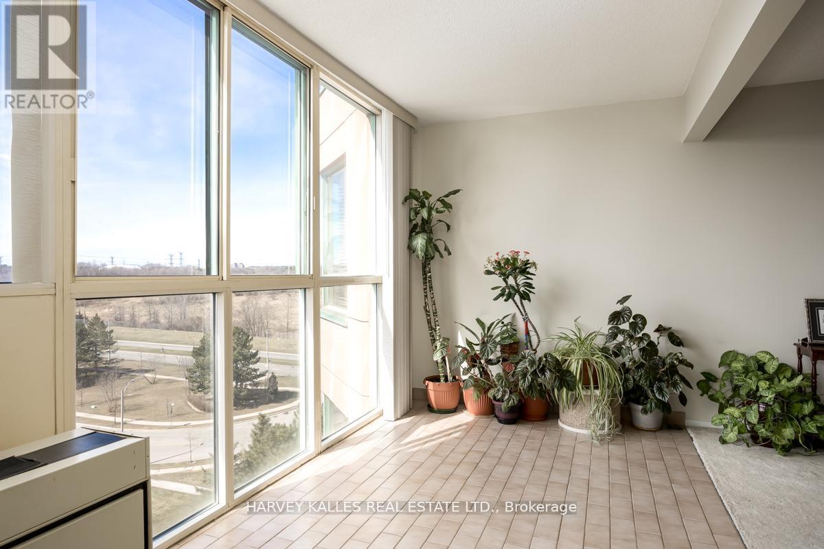 911 - 61 Markbrook Lane, Toronto, Ontario  M9V 5E7 - Photo 8 - W12422330