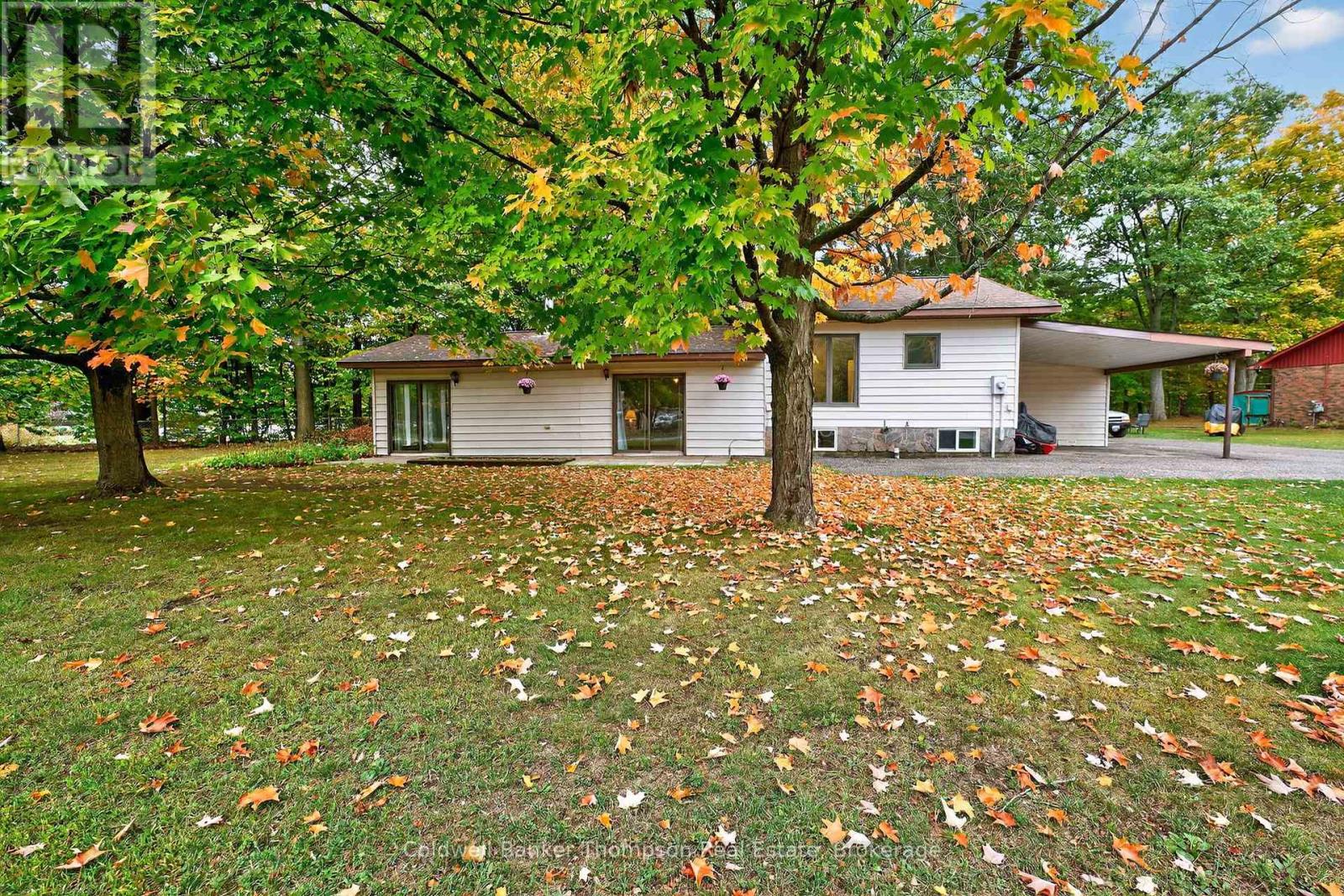 315 Muskoka Beach Road, Gravenhurst, Ontario  P1P 1M7 - Photo 1 - X12422354