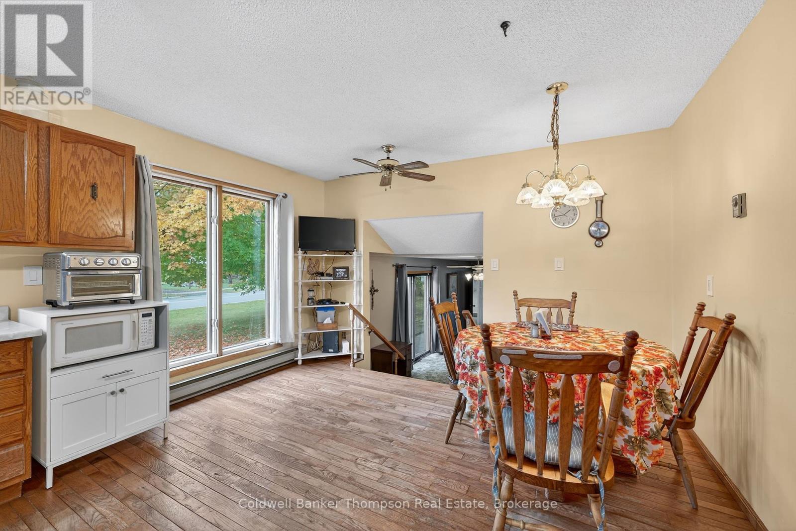 315 Muskoka Beach Road, Gravenhurst, Ontario  P1P 1M7 - Photo 15 - X12422354