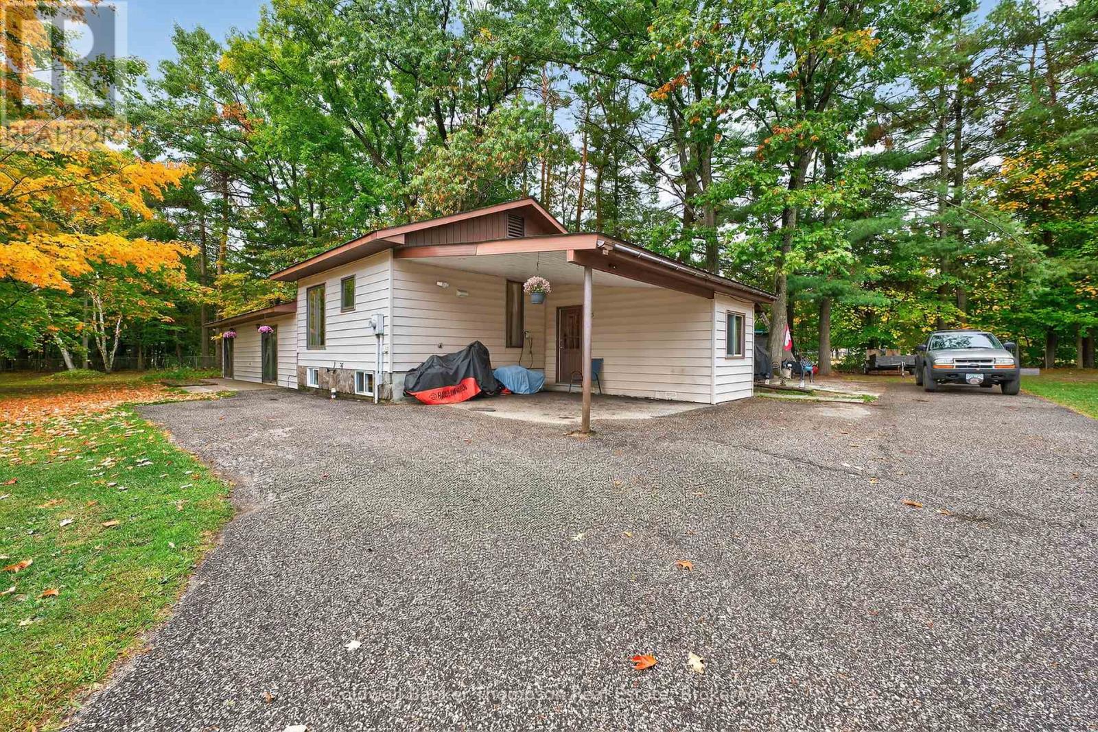 315 Muskoka Beach Road, Gravenhurst, Ontario  P1P 1M7 - Photo 5 - X12422354