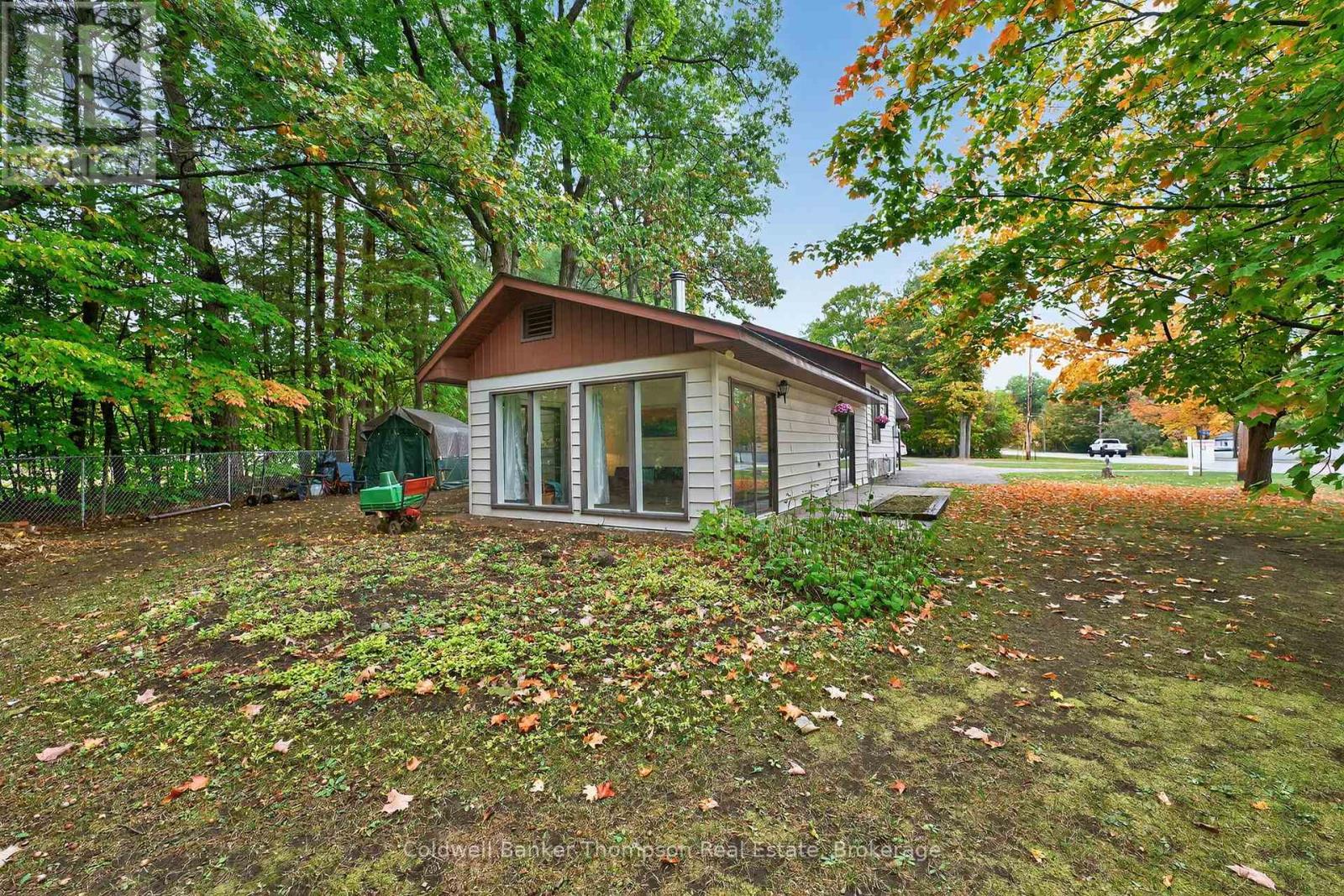 315 Muskoka Beach Road, Gravenhurst, Ontario  P1P 1M7 - Photo 6 - X12422354