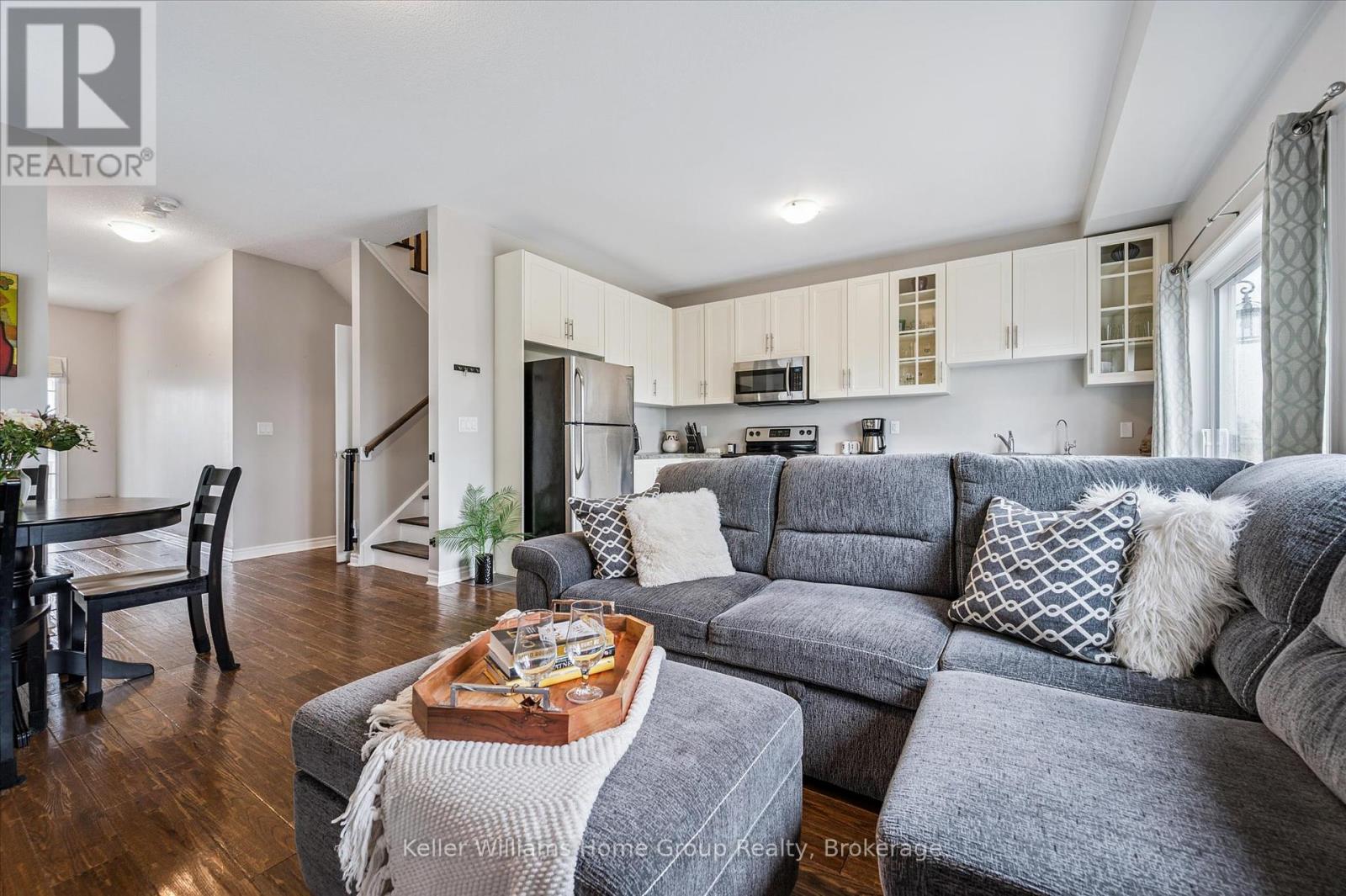 151 Courtney Street, Centre Wellington, Ontario  N1M 0E2 - Photo 5 - X12422365