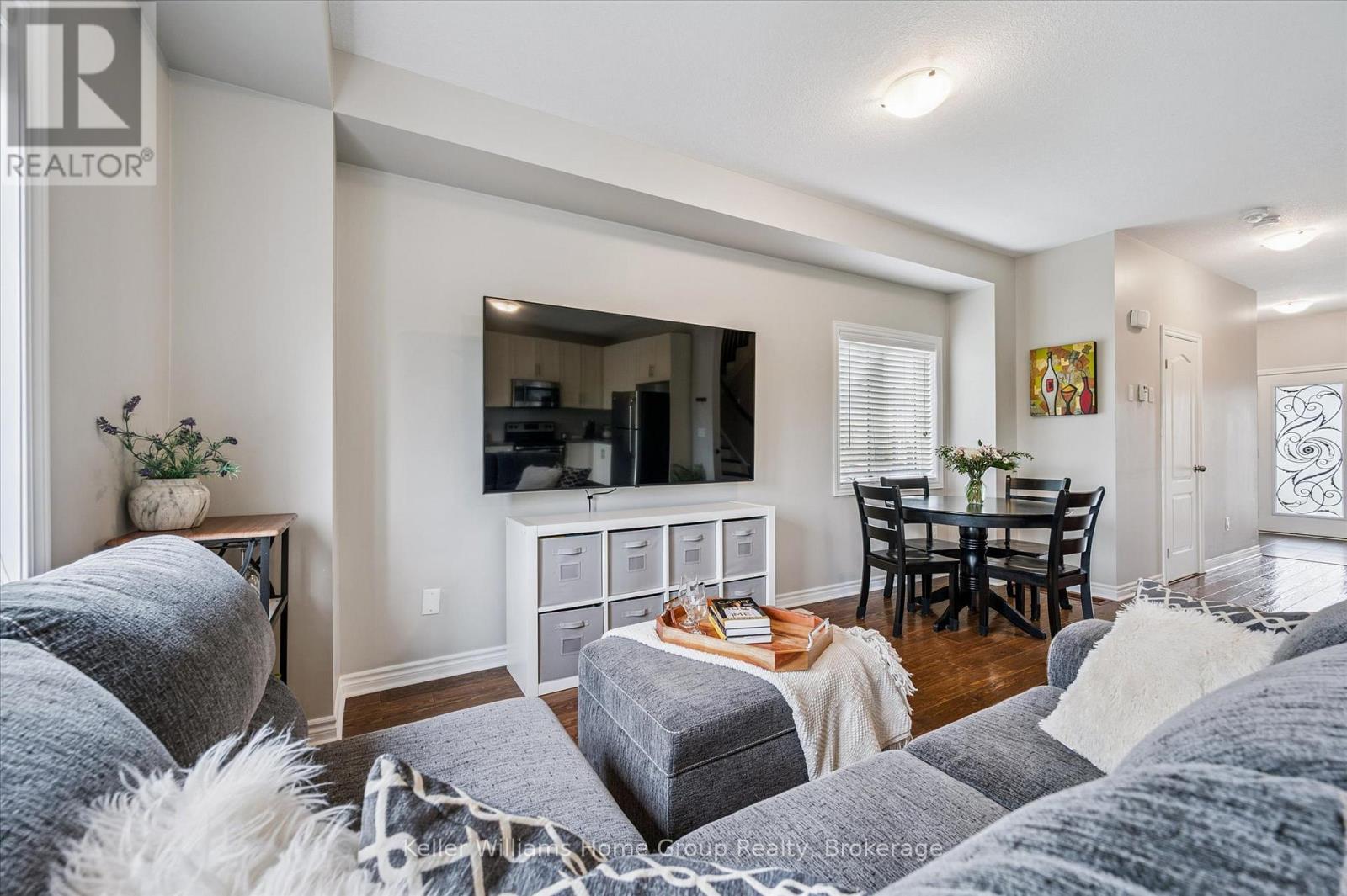 151 Courtney Street, Centre Wellington, Ontario  N1M 0E2 - Photo 6 - X12422365