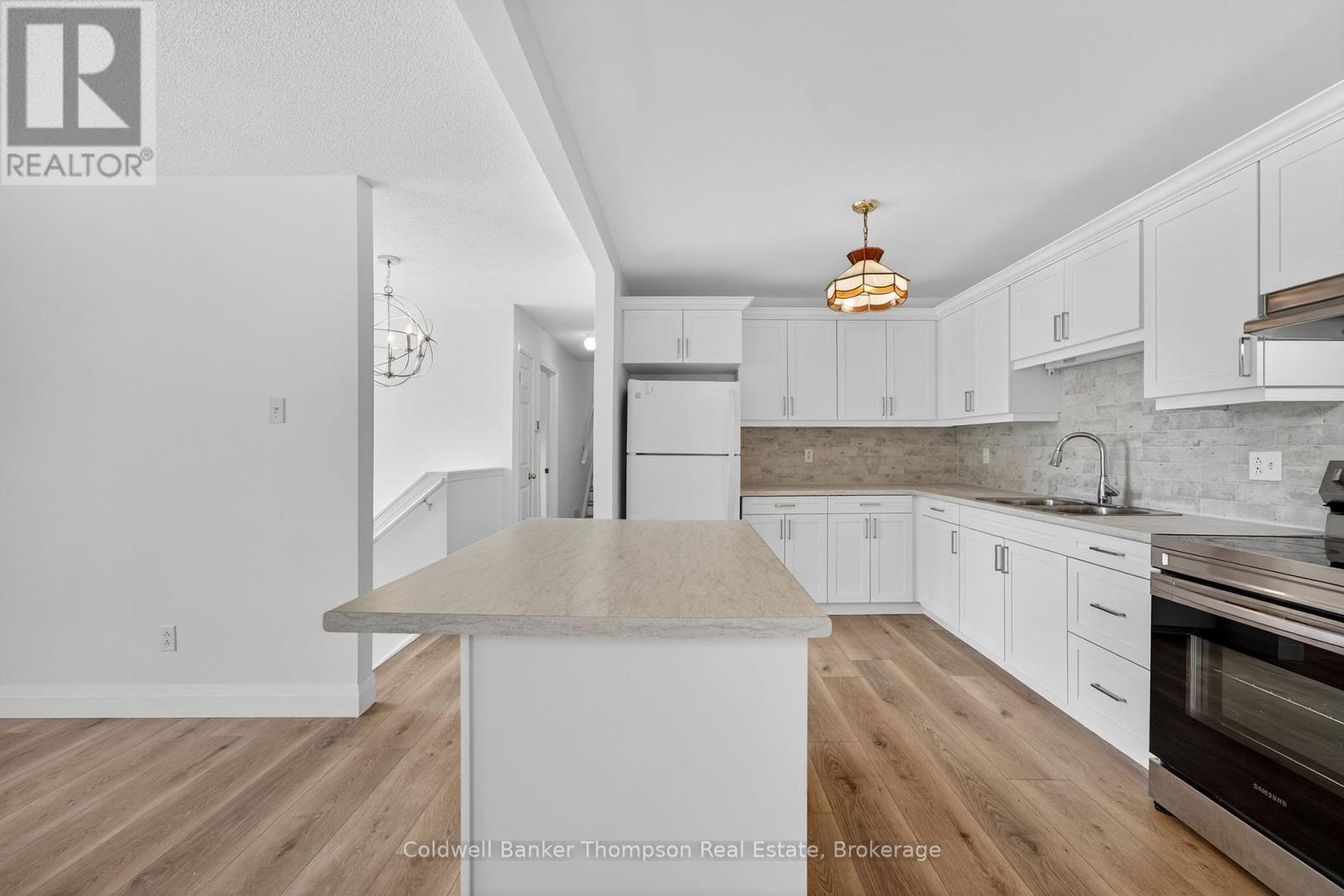 26 Sabrina Park Drive, Huntsville, Ontario  P1H 1L8 - Photo 15 - X12422376