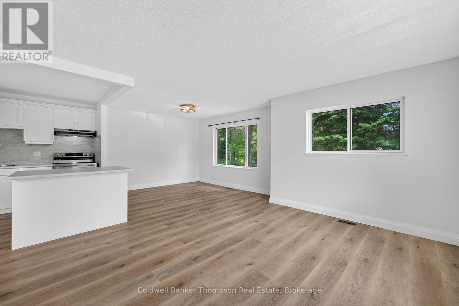 26 Sabrina Park Drive, Huntsville, Ontario  P1H 1L8 - Photo 21 - X12422376