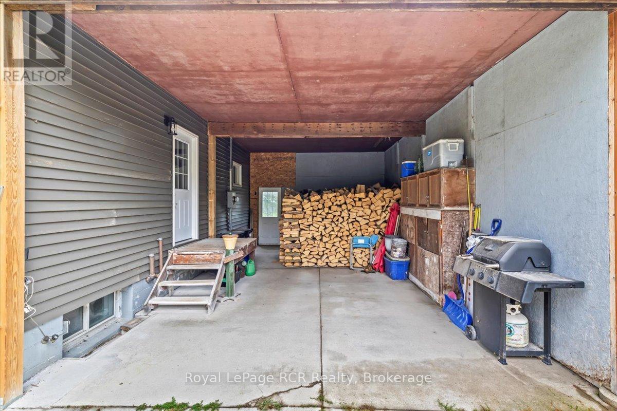 27 William Street, West Grey, Ontario  N0G 1S0 - Photo 12 - X12422445