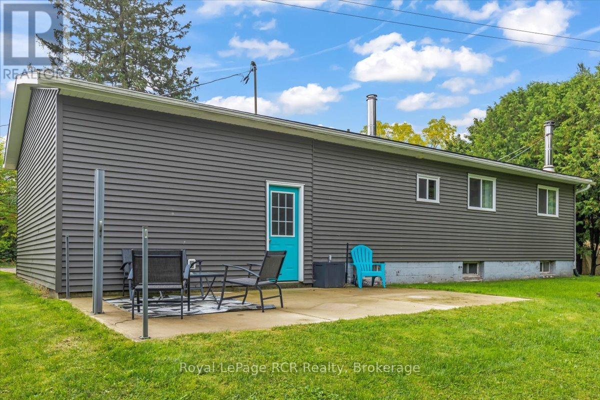 27 William Street, West Grey, Ontario  N0G 1S0 - Photo 13 - X12422445