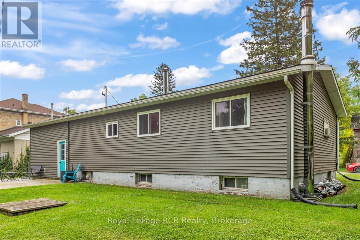 27 William Street, West Grey, Ontario  N0G 1S0 - Photo 14 - X12422445