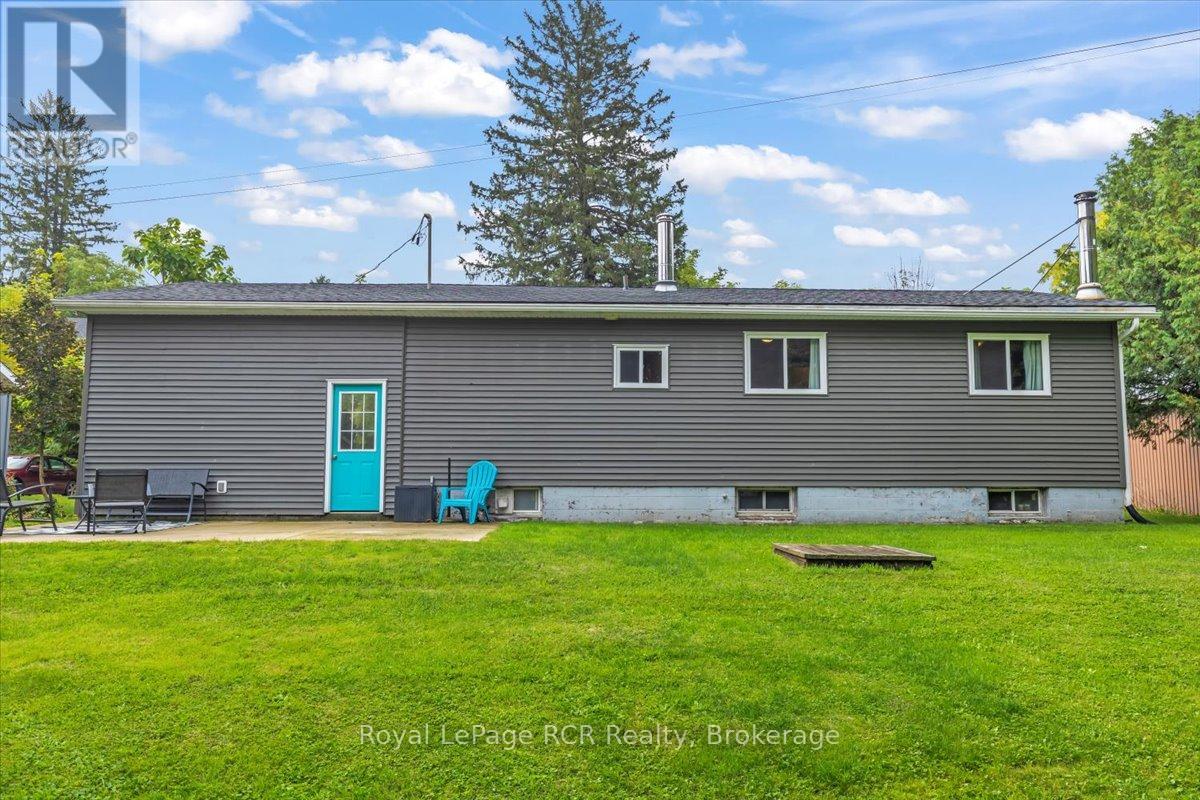 27 William Street, West Grey, Ontario  N0G 1S0 - Photo 15 - X12422445