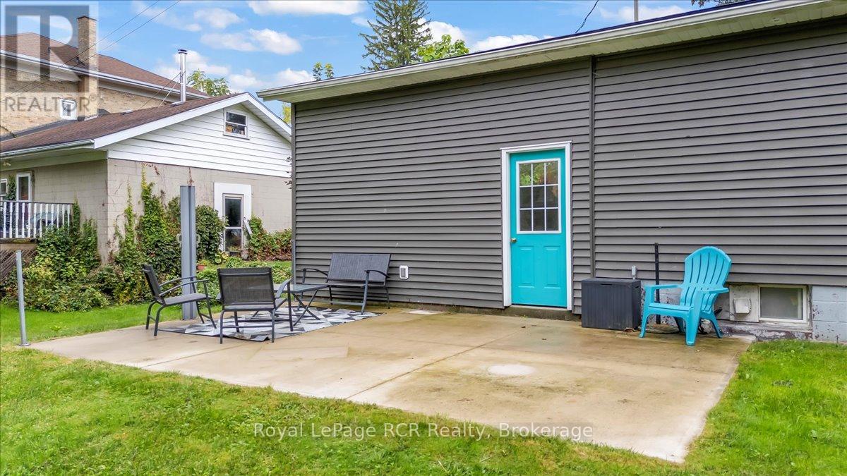 27 William Street, West Grey, Ontario  N0G 1S0 - Photo 16 - X12422445