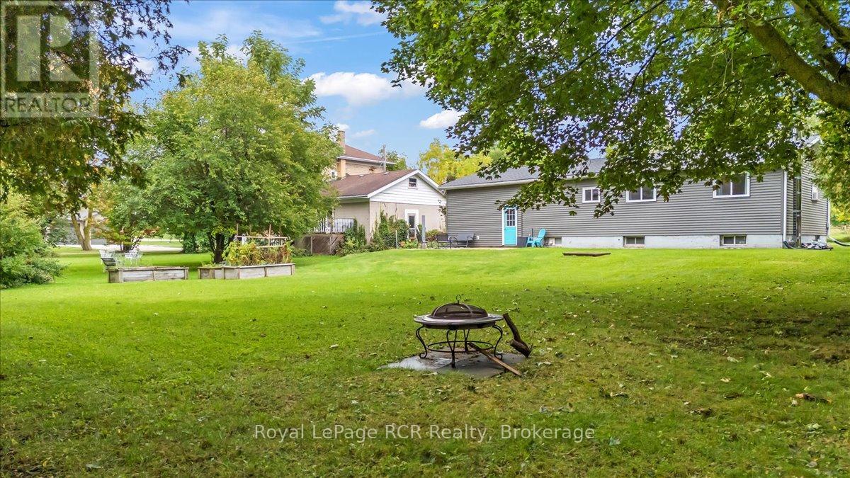 27 William Street, West Grey, Ontario  N0G 1S0 - Photo 17 - X12422445