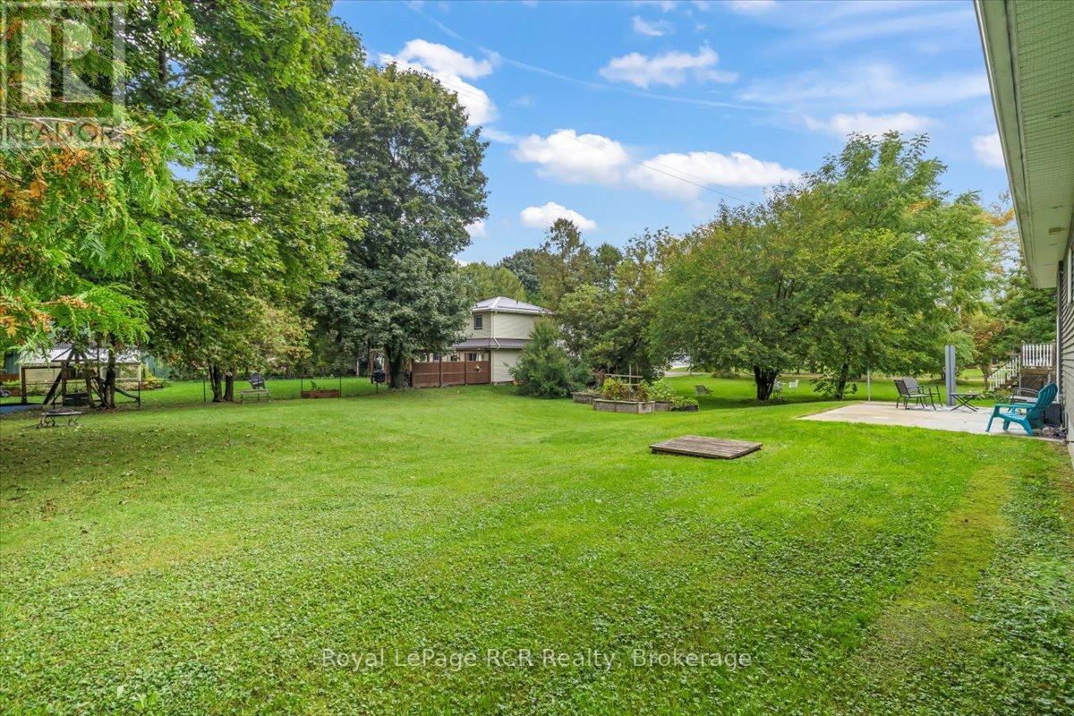 27 William Street, West Grey, Ontario  N0G 1S0 - Photo 18 - X12422445