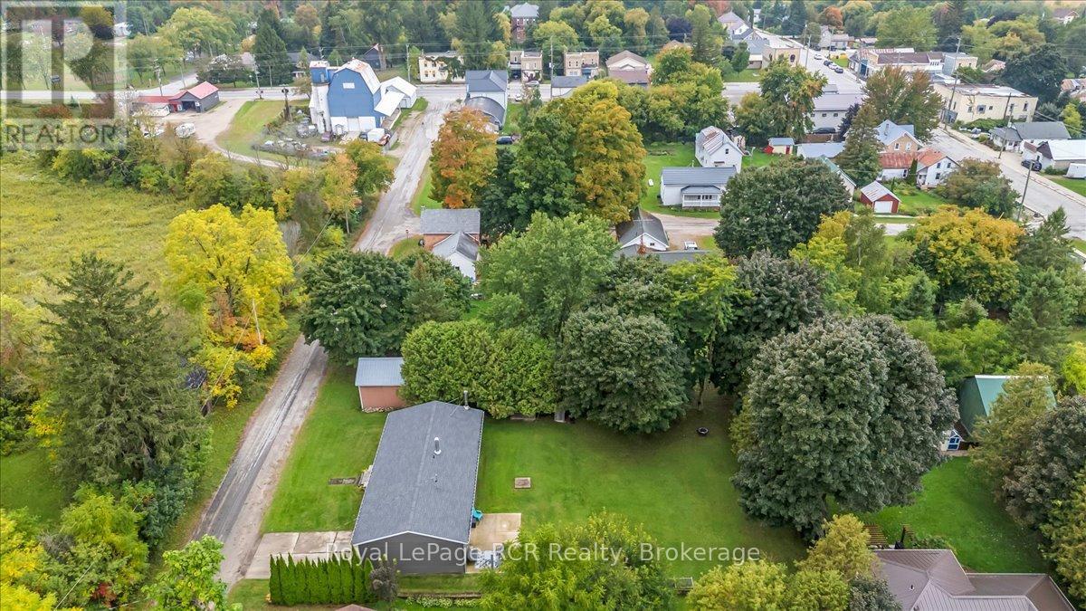 27 William Street, West Grey, Ontario  N0G 1S0 - Photo 21 - X12422445