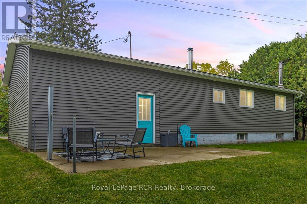 27 William Street, West Grey, Ontario  N0G 1S0 - Photo 26 - X12422445