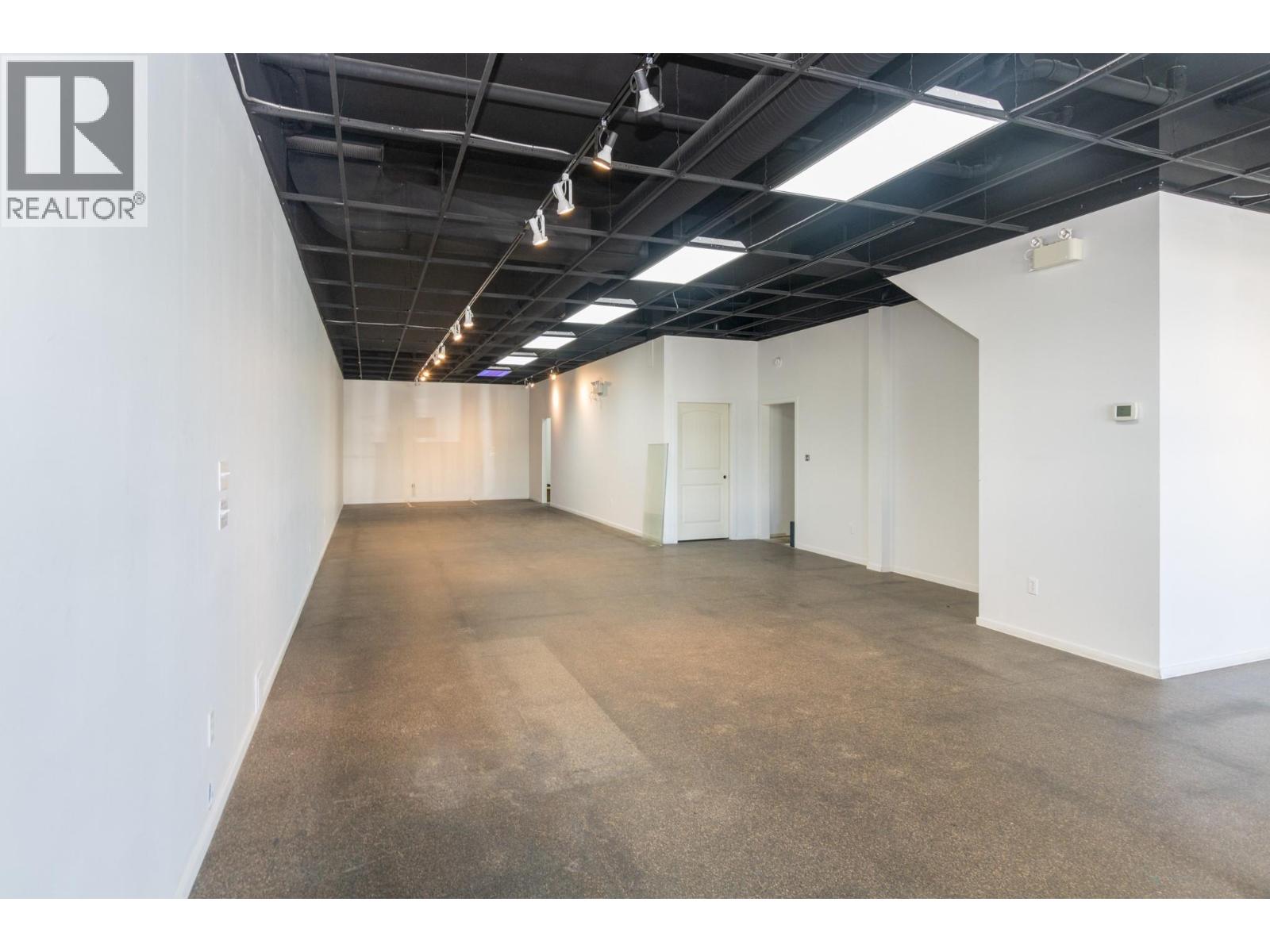 160 Lakeshore Drive Ne, Salmon Arm, British Columbia  V1E 1E4 - Photo 6 - 10363135