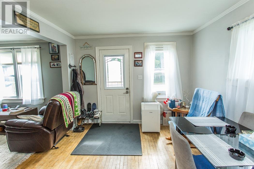 29 Grosvenor Ave, Sault Ste. Marie, Ontario  P6B 2L8 - Photo 4 - SM251875
