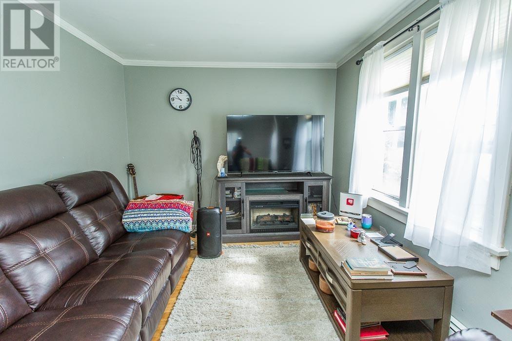 29 Grosvenor Ave, Sault Ste. Marie, Ontario  P6B 2L8 - Photo 6 - SM251875