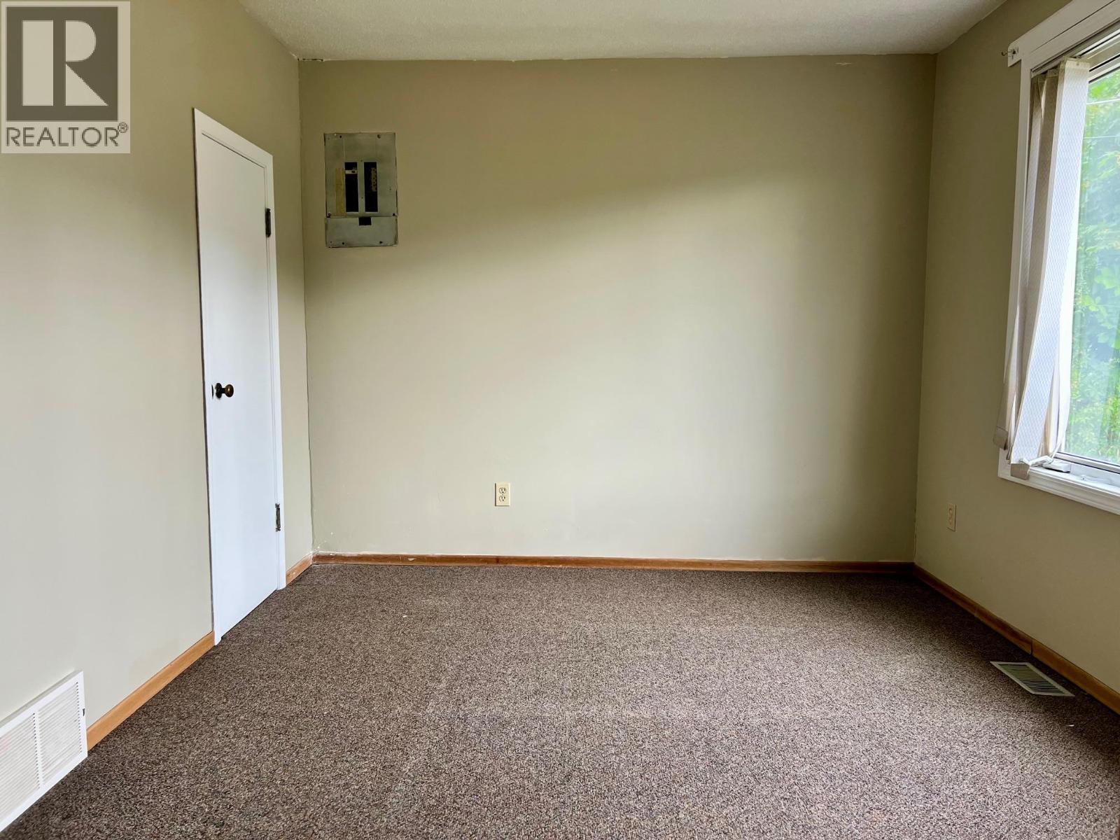 141 15th Avenue N, Creston, British Columbia  V0B 1G0 - Photo 14 - 10361628