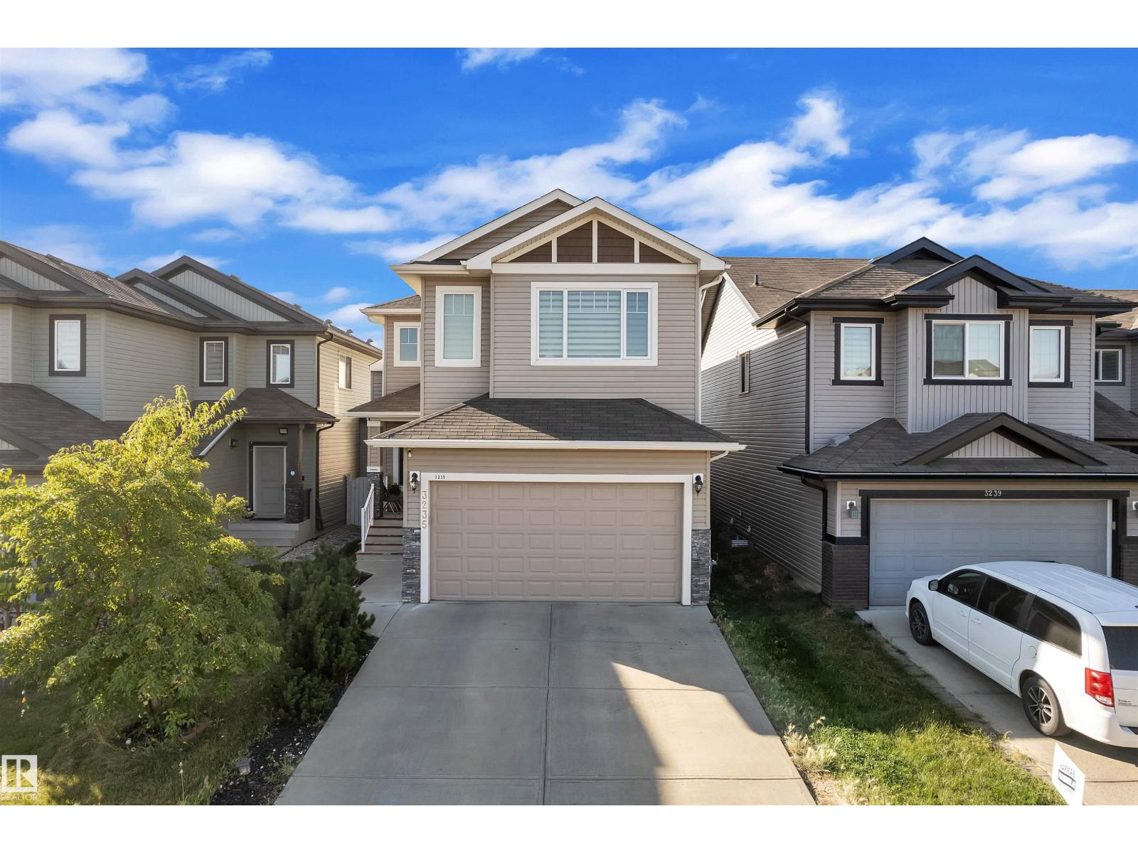 3235 16 AVE NW NW, Edmonton, Alberta